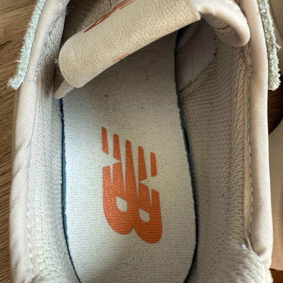 New Balance 327 Beige Sneakers - Picture 6 of 13